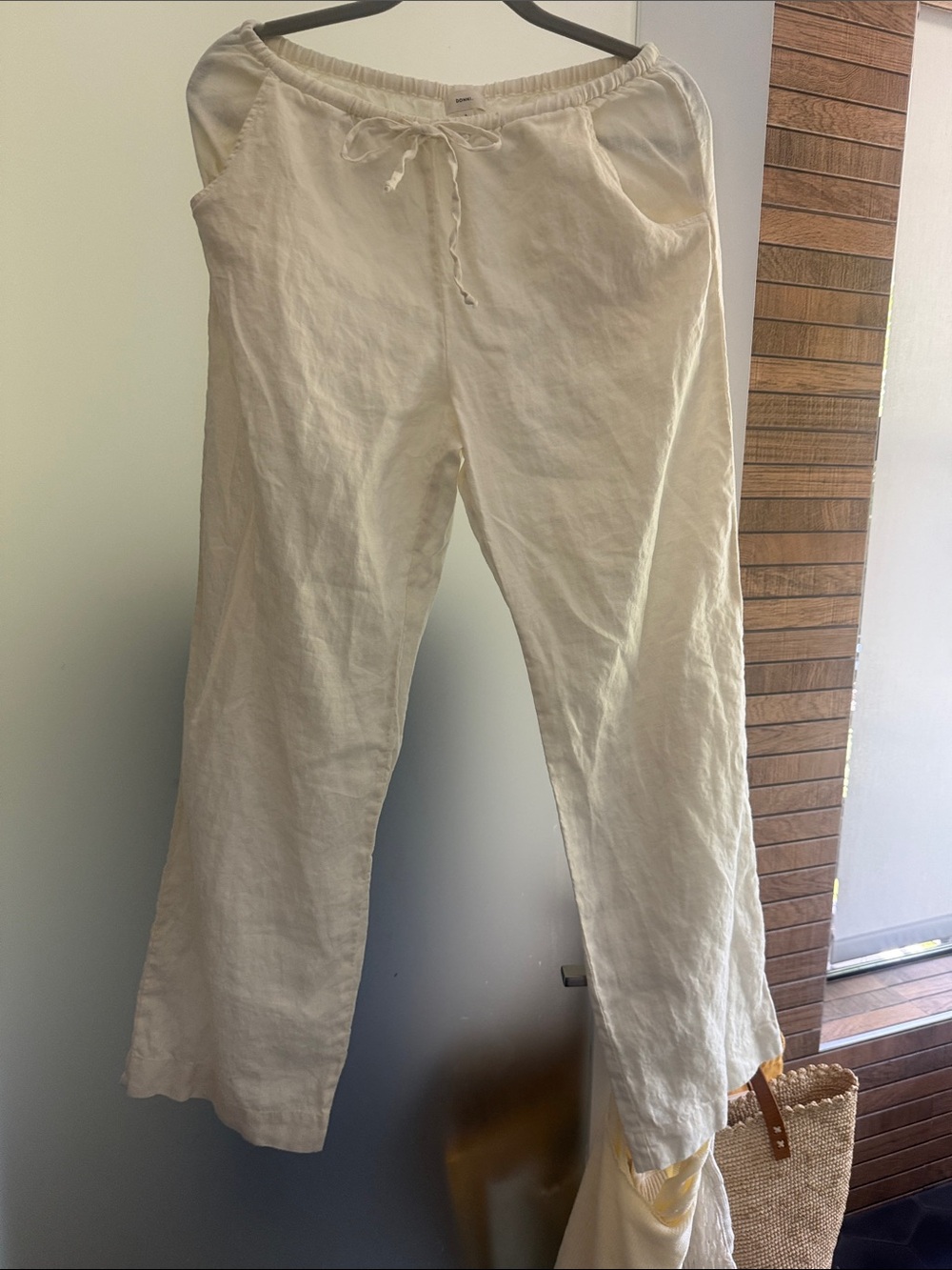 Women’s linen drawstring pants in butter - Picture 3 of 6